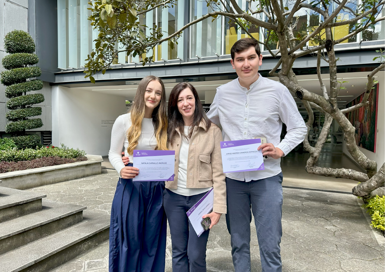 Entrega de certificados a los ganadores del concurso Póster Académico III Edición y PumaQuest 2025