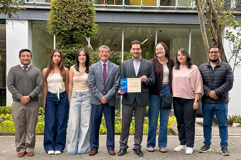 Docentes y graduadas de la Universidad del Azuay obtienen reconocimiento en el TICEC 2026